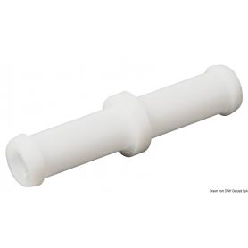 Plastic fuel pipe fitting